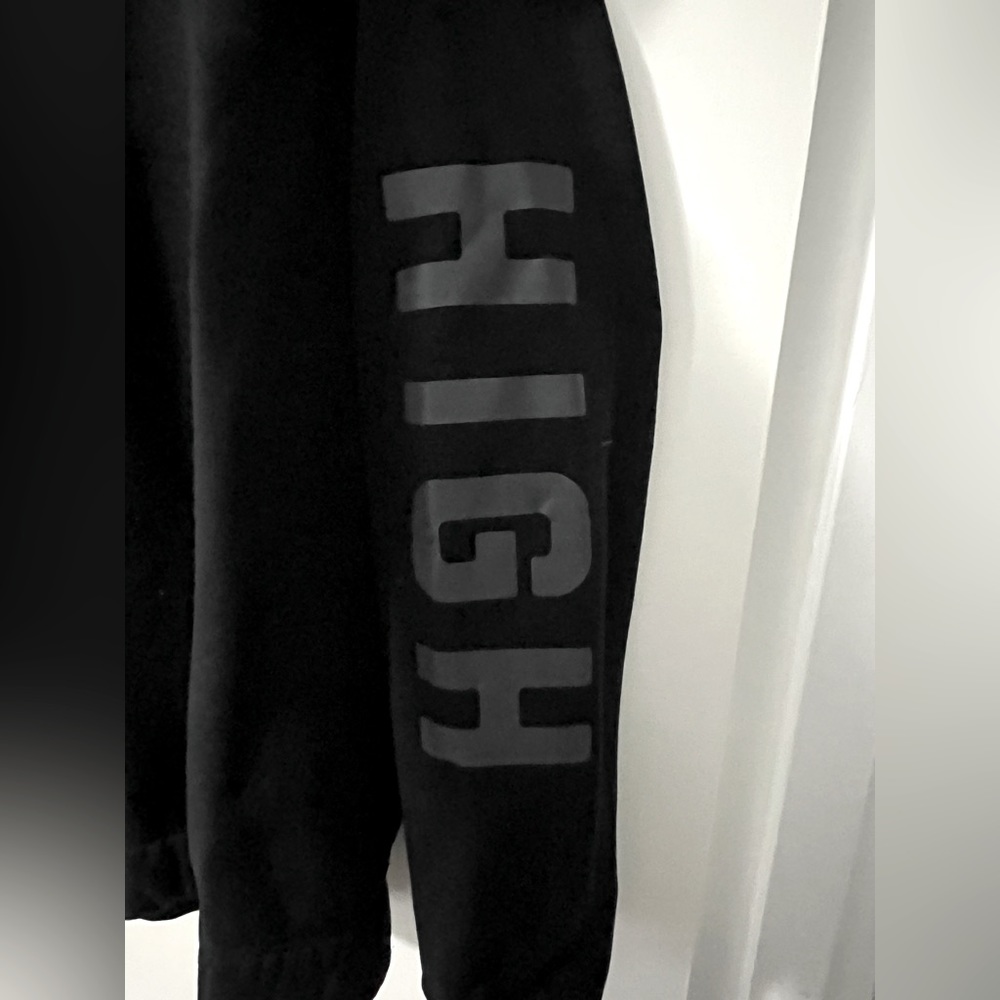 lululemon athletica Black Crewneck Sweatshirt with Sleeve Logo - Picture 5 of 5